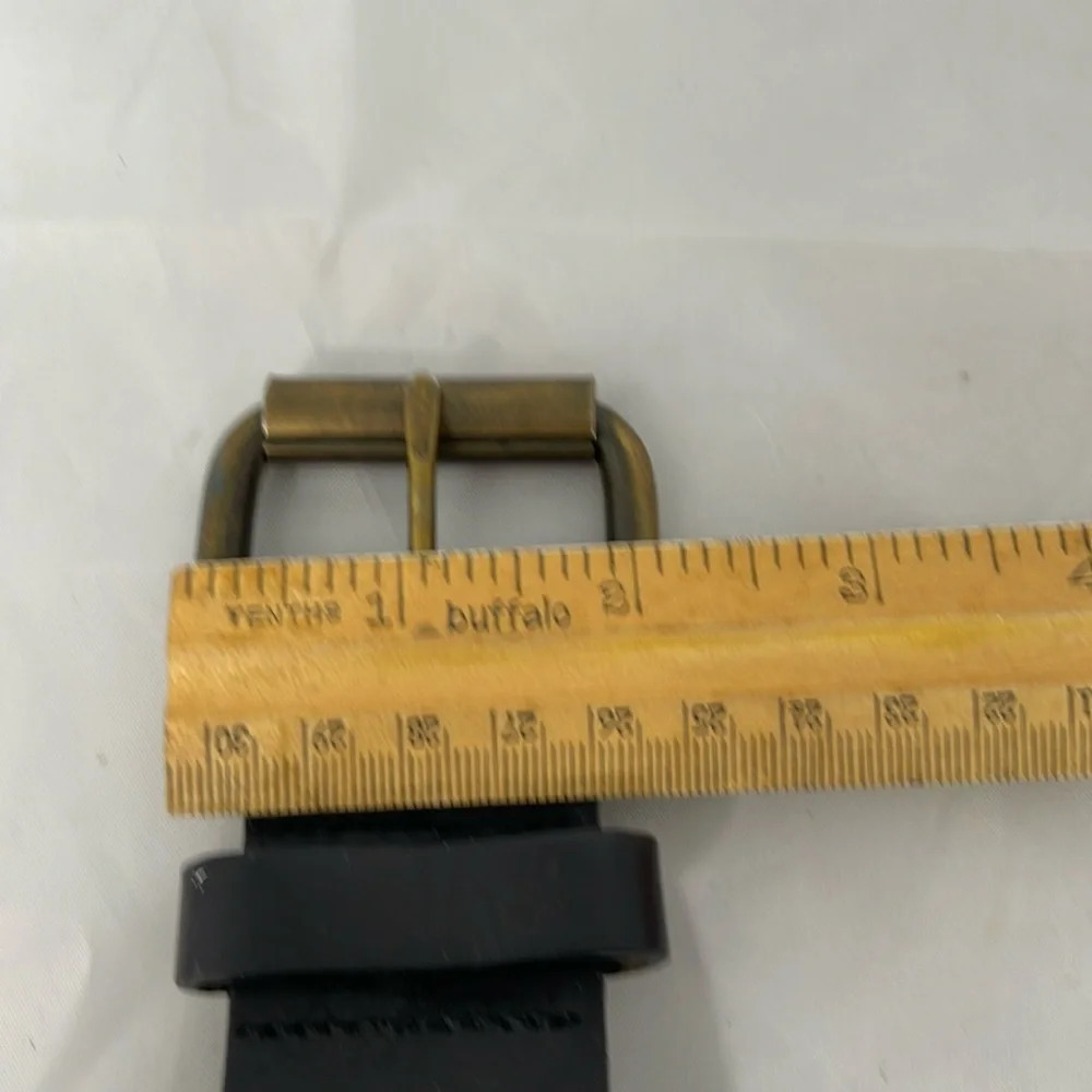 VINTAGE Black Bonded Leather Floral Eyelet Cutout Wide Belt Brass Buckle Size L - Picture 8 of 10